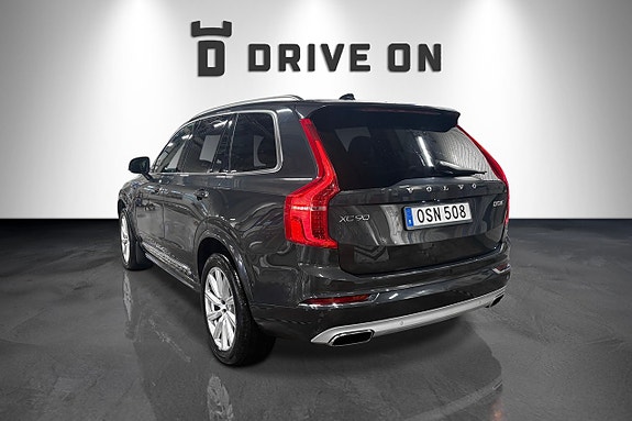 Volvo XC90 3 of 19