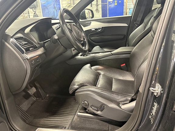 Volvo XC90 5 of 19