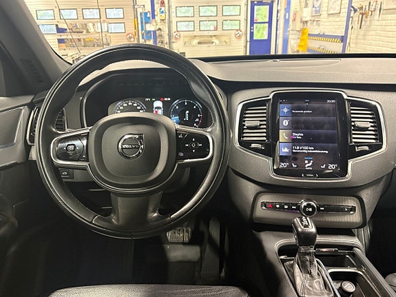 Volvo XC90 7 of 19