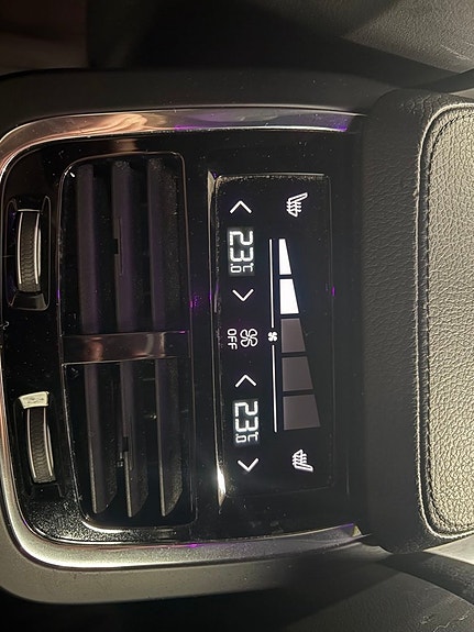 Volvo XC90 13 of 19