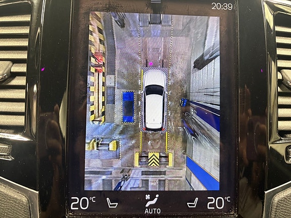 Volvo XC90 19 of 19