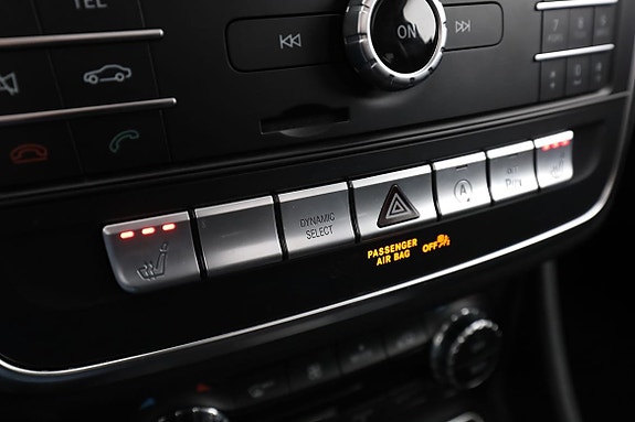 Mercedes-Benz CLA200 25 of 30