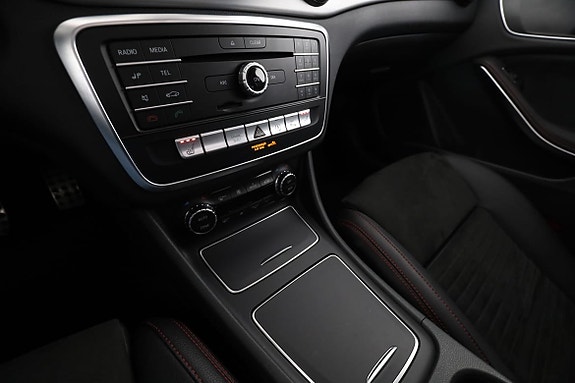 Mercedes-Benz CLA200 22 of 30