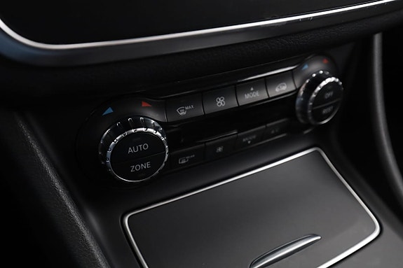 Mercedes-Benz CLA200 26 of 30