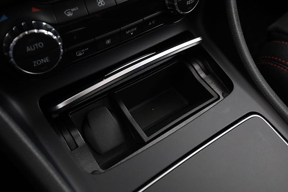 Mercedes-Benz CLA200 27 of 30