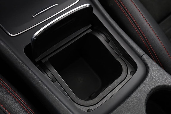 Mercedes-Benz CLA200 28 of 30
