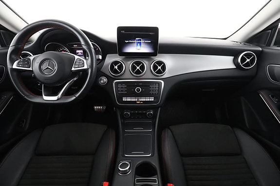 Mercedes-Benz CLA200 13 of 30