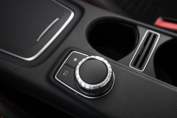 Mercedes-Benz CLA200 29 of 30