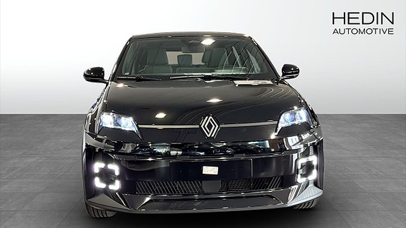 Renault 5 E-Tech 8 of 9