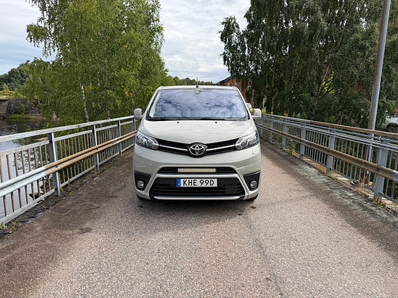 Toyota Proace Verso 2 of 6