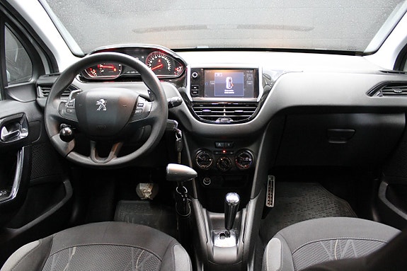 Peugeot 208 13 of 13