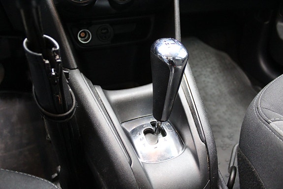 Peugeot 208 11 of 13
