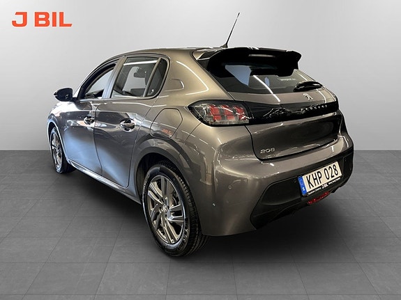 Peugeot 208 3 of 15