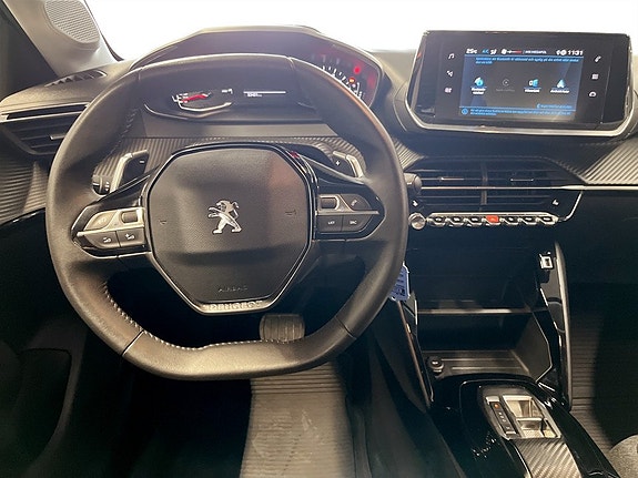 Peugeot 208 7 of 15