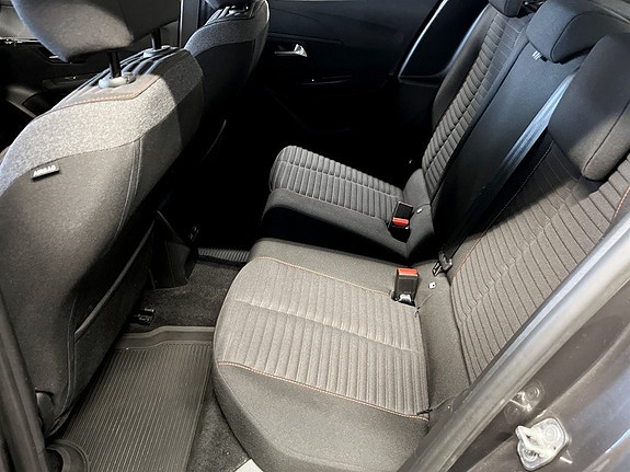 Peugeot 208 12 of 15