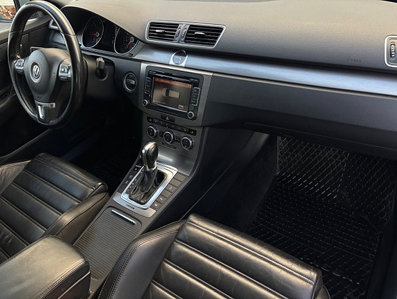 Volkswagen Passat 7 of 12