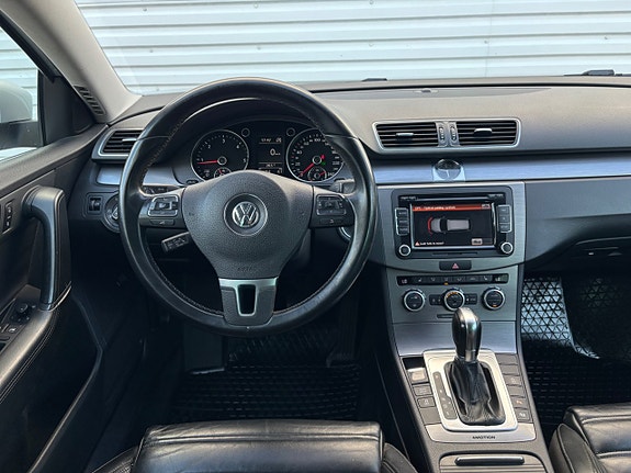 Volkswagen Passat 6 of 12
