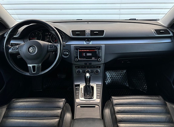 Volkswagen Passat 5 of 12