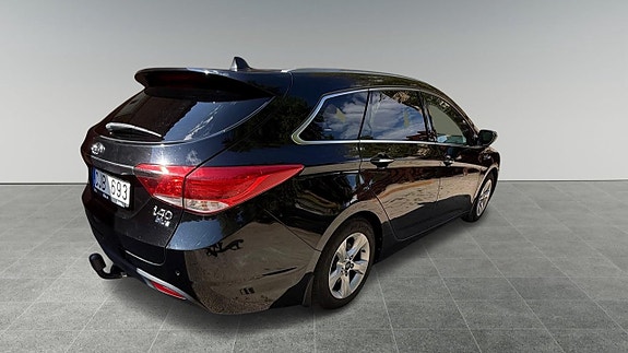 Hyundai i40 2 of 11