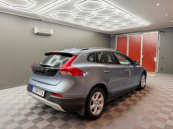 Volvo V40 Cross Country 7 of 19
