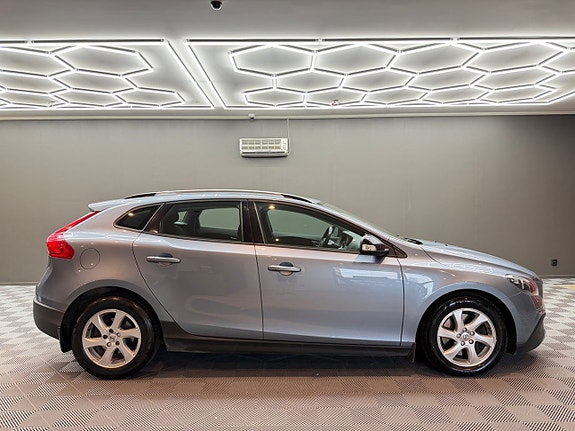 Volvo V40 Cross Country 6 of 19