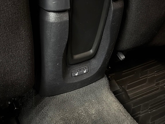 Volvo V40 Cross Country 15 of 19