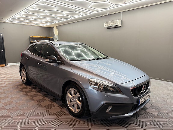 Volvo V40 Cross Country 5 of 19