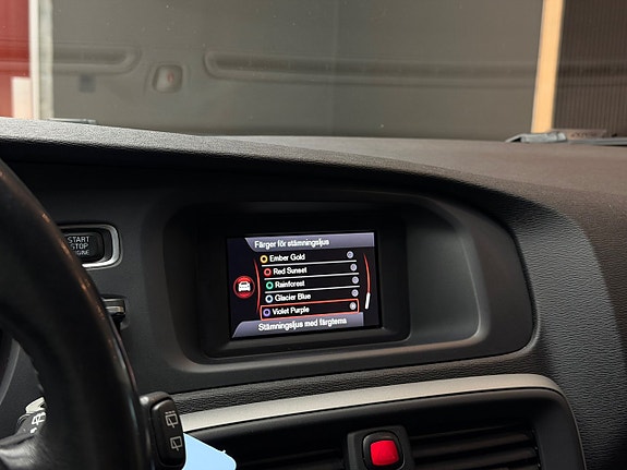 Volvo V40 Cross Country 12 of 19