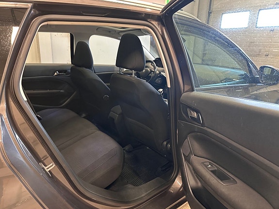 Peugeot 308 12 of 15