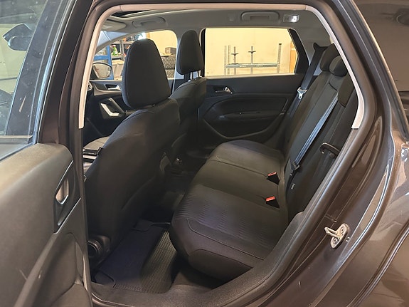 Peugeot 308 11 of 15