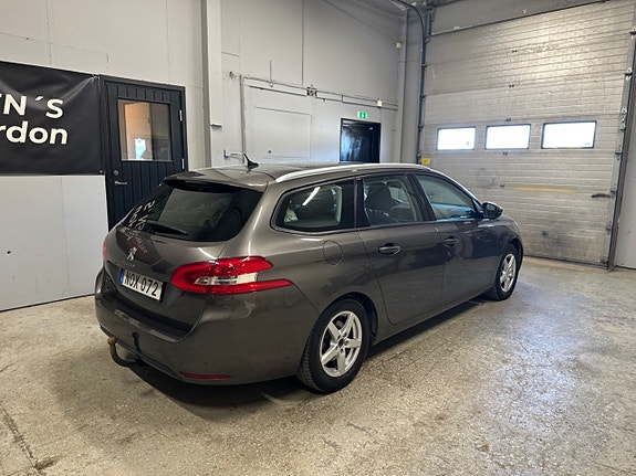 Peugeot 308 3 of 15