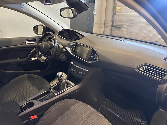 Peugeot 308 14 of 15