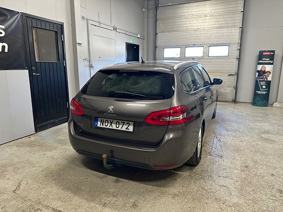 Peugeot 308 4 of 15