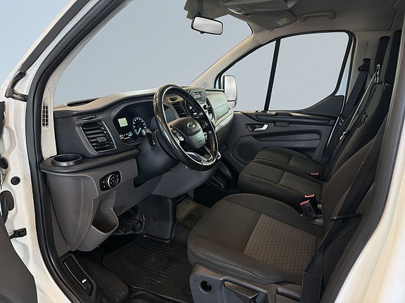 Ford Transit Custom 7 of 21