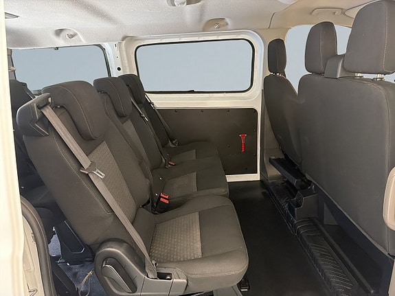 Ford Transit Custom 13 of 21