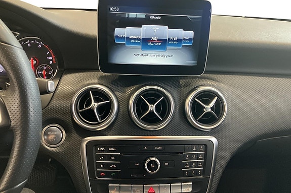 Mercedes-Benz A180 11 of 17