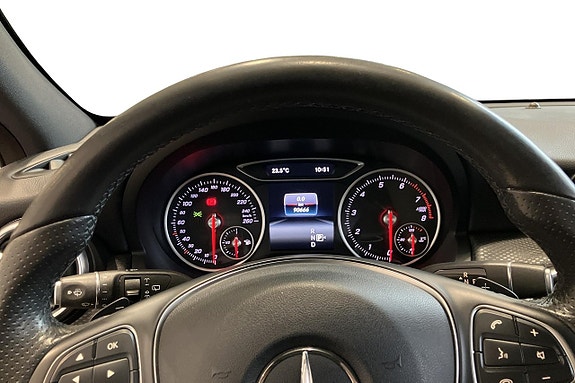 Mercedes-Benz A180 9 of 17