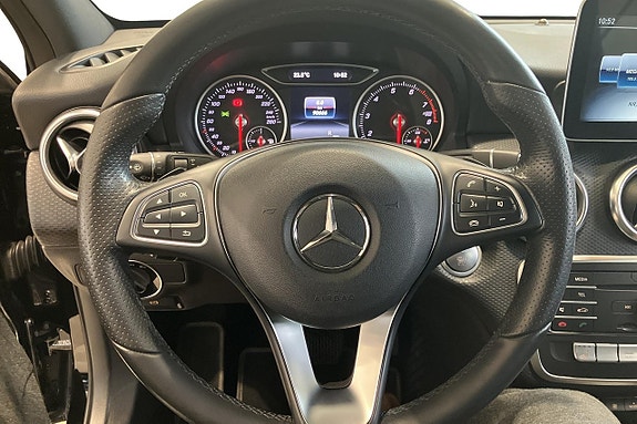 Mercedes-Benz A180 13 of 17