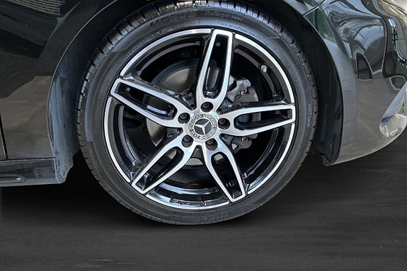 Mercedes-Benz A180 6 of 17