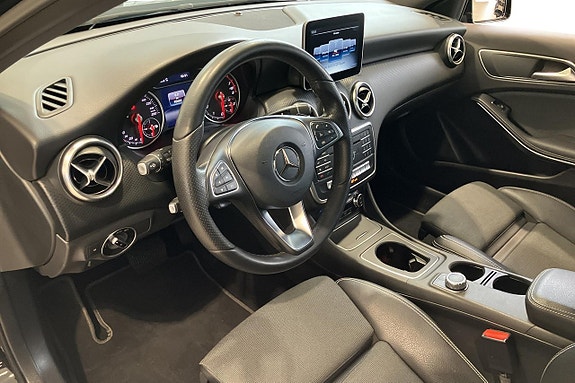 Mercedes-Benz A180 10 of 17