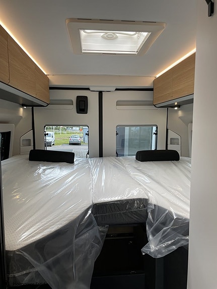Adria Twin Select 640 SLB 13 of 14