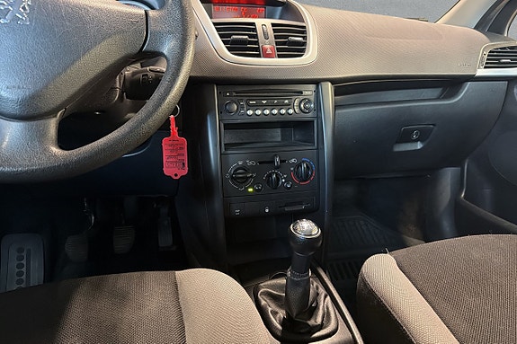 Peugeot 207 11 of 16