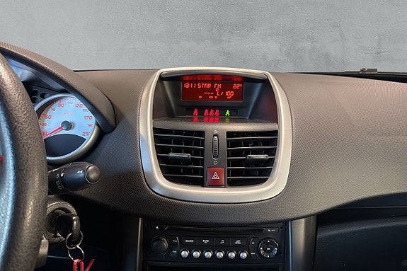 Peugeot 207 14 of 16