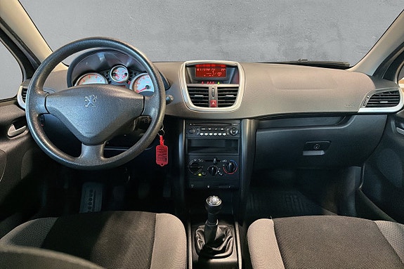 Peugeot 207 13 of 16