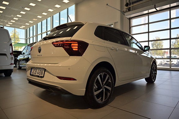 Volkswagen Polo 10 of 24