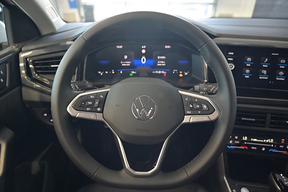 Volkswagen Polo 13 of 24