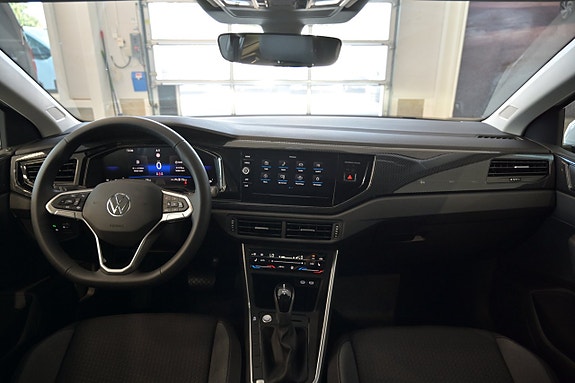 Volkswagen Polo 12 of 24