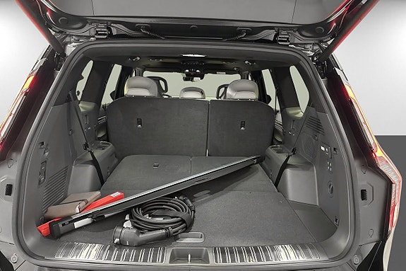 Kia EV9 14 of 21