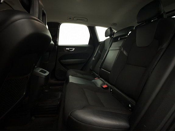 Volvo XC60 16 of 30
