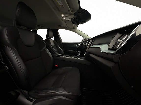 Volvo XC60 15 of 30